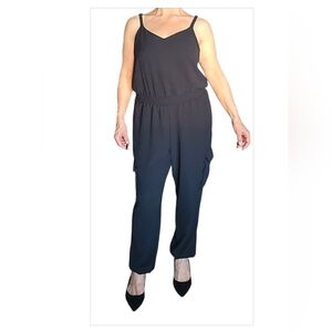 Olive & Oak Black Sleeveless Cargo Jumpsuit